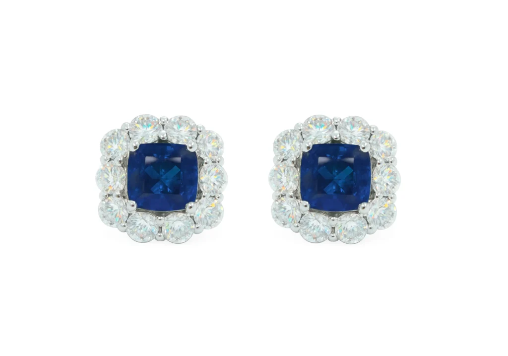Boucles d'oreilles Charmantes Saphir bleu de laboratoire, diamants en or blanc 14K