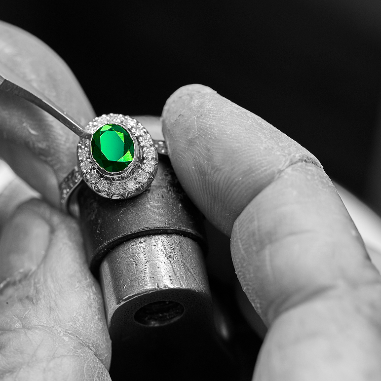 bijoux saphir travaillé à la main