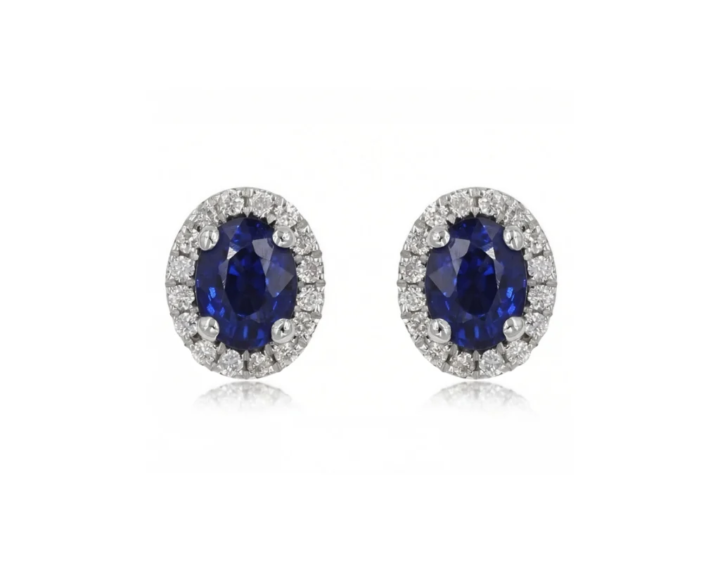 boucle d'oreilles saphirs bleus et halo de diamants en or blanc 14k